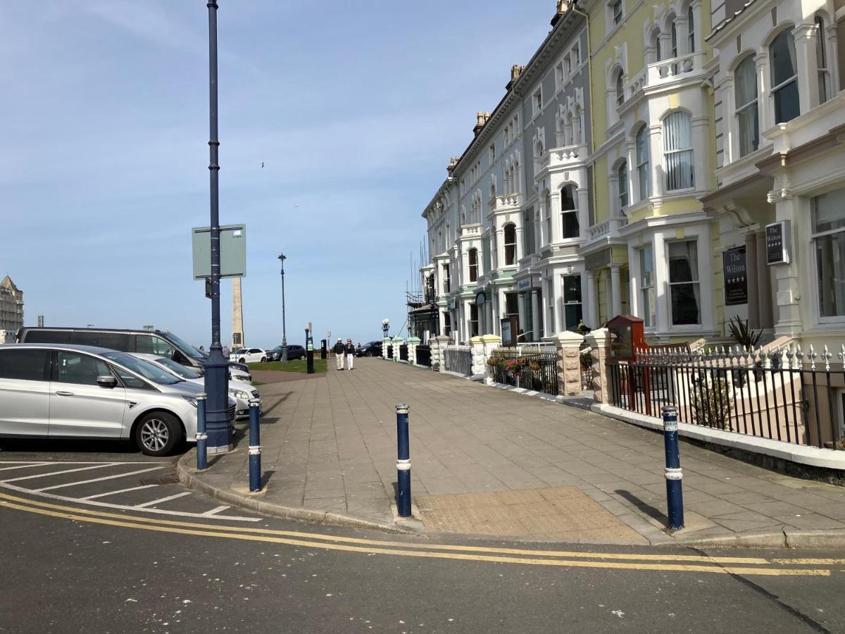 Delightful 3 Bedroomed Cottage In Llandudno Esterno foto